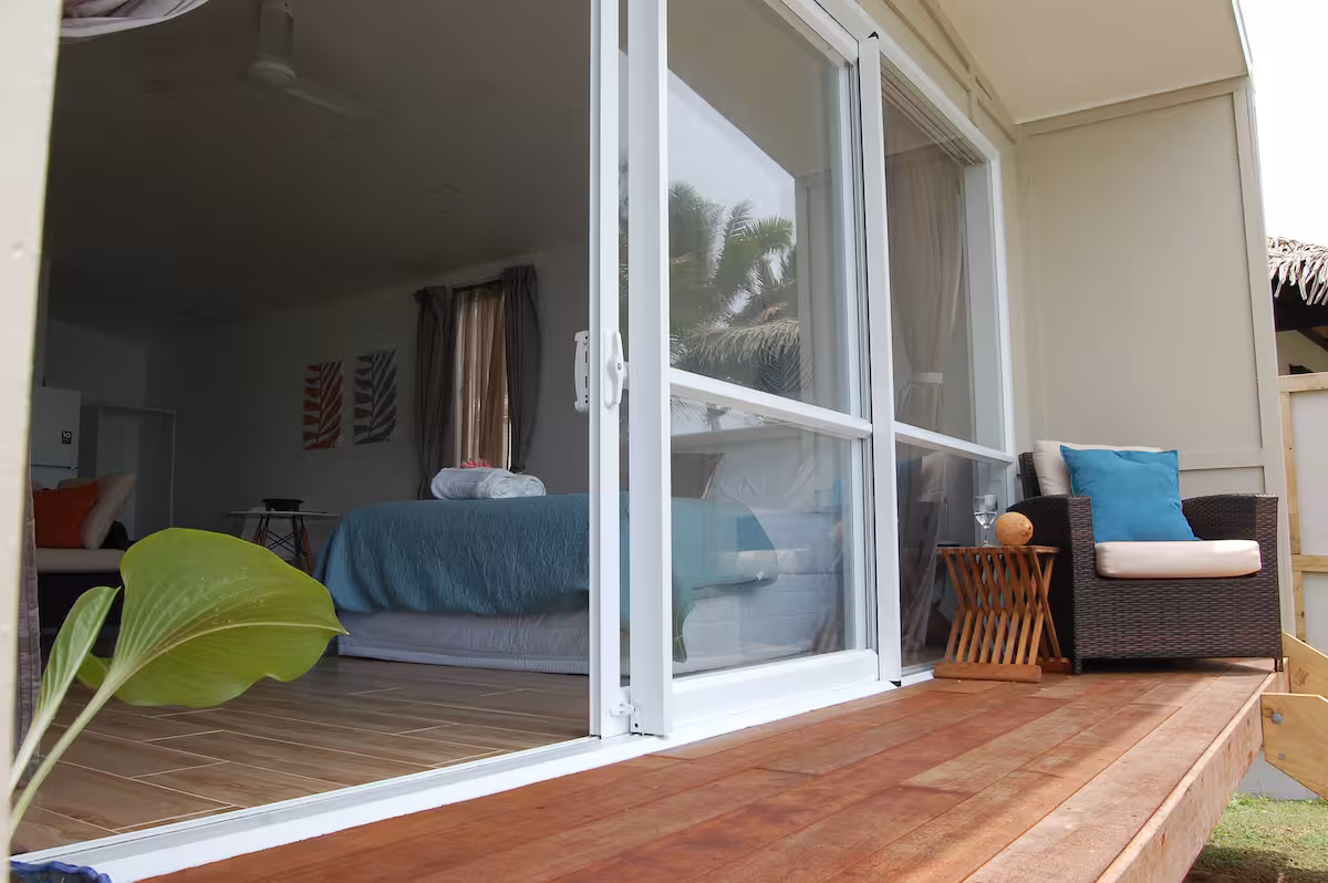 Tavake Beachfront Bungalow - Image 13